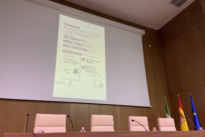Presentación del libro 'Rumbo al ecocidio' en la Biblioteca Villaespesa