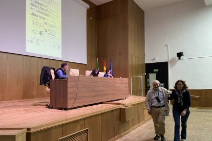 Presentación del libro 'Rumbo al ecocidio' en la Biblioteca Villaespesa