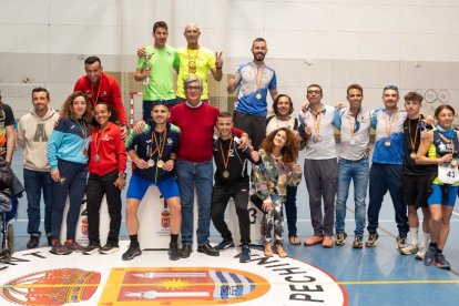 El podio se formó en el Pabellón de Pechina.