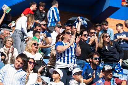 Los seguidores del Decano asisten a un nuevo escenario para la entidad.