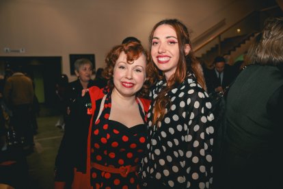 Lady Cherry y Mónica Vicente, cantante y batería del grupo