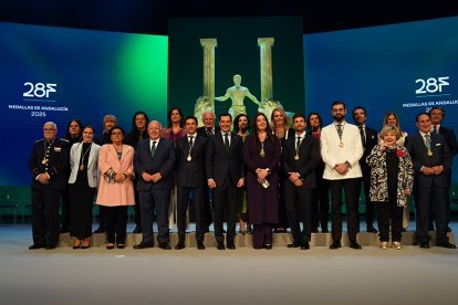 Foto de familia en la gala del 28-F en Sevilla.