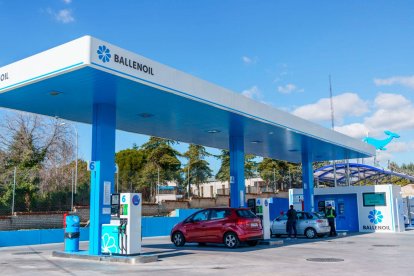 Estación de servicio de Ballenoil ya operativa.