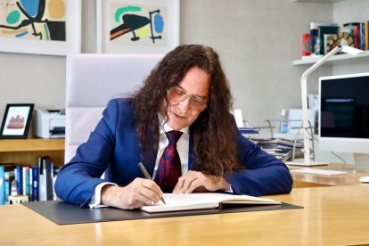 Entrega de la Medalla de Oro de la Universidad de Almería a Tomatito.