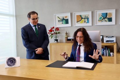 Entrega de la Medalla de Oro de la Universidad de Almería a Tomatito.