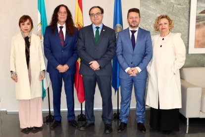 Entrega de la Medalla de Oro de la Universidad de Almería a Tomatito.