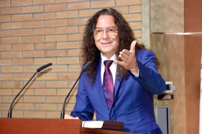 Entrega de la Medalla de Oro de la Universidad de Almería a Tomatito.