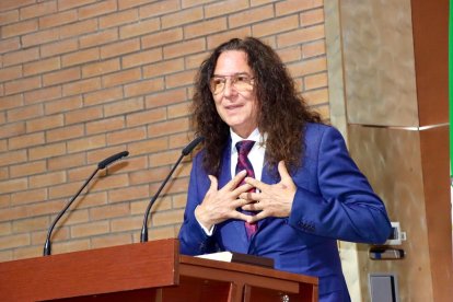 Entrega de la Medalla de Oro de la Universidad de Almería a Tomatito.