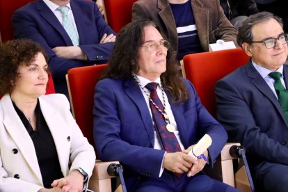 Entrega de la Medalla de Oro de la Universidad de Almería a Tomatito.