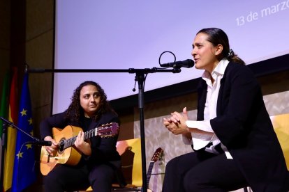 Entrega de la Medalla de Oro de la Universidad de Almería a Tomatito.