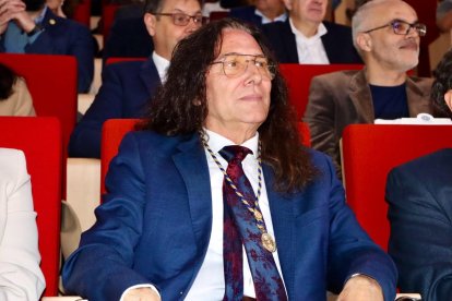 Entrega de la Medalla de Oro de la Universidad de Almería a Tomatito.