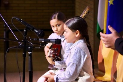 Entrega de la Medalla de Oro de la Universidad de Almería a Tomatito.
