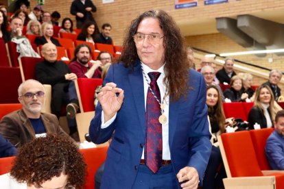 Entrega de la Medalla de Oro de la Universidad de Almería a Tomatito.