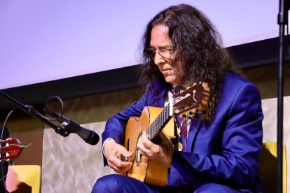 Entrega de la Medalla de Oro de la Universidad de Almería a Tomatito.