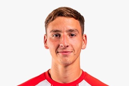 Perovic (6) Sustituyó a Pubill en el minuto 86 tras su lesión. Aunque tuvo poco tiempo en el campo, se mostró dispuesto a contribuir.