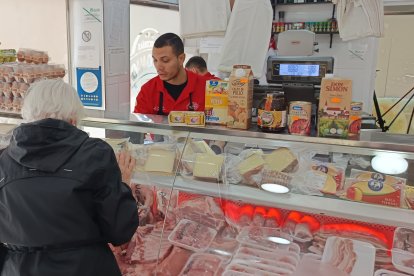 Alfredo León, de Carnicería Antonio en Avenida Madrid.