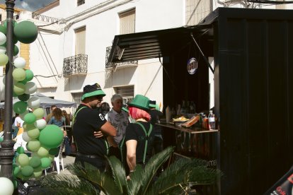 Los asistentes vestían acorde con la temática.