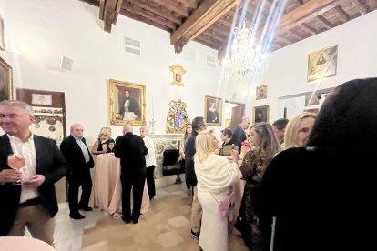 Vista general del espacio en una noche dedicada a la solidaridad.