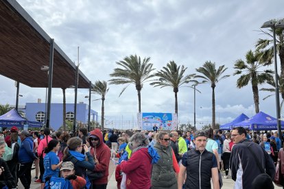 Momentos previos al arranque de la carrera por el autismo.