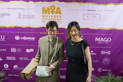 Caterina Pak, nominada en la categoría de Activismo e Impacto Social, junto a su madre Ludmila Ten