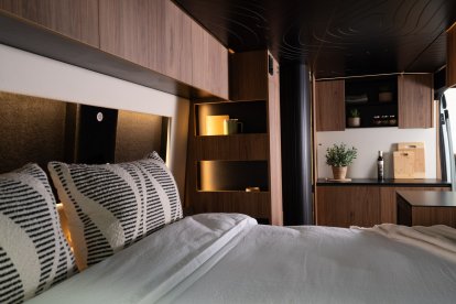 Interior práctico pensado para un placentero descanso