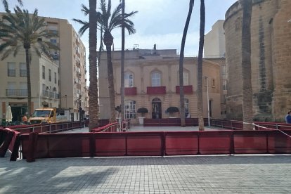 Empieza el montaje de la Carrera Oficial de la Semana Santa de 2025.