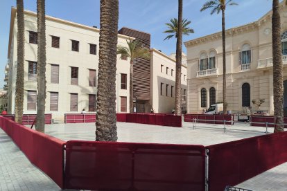 Empieza el montaje de la Carrera Oficial de la Semana Santa de 2025.