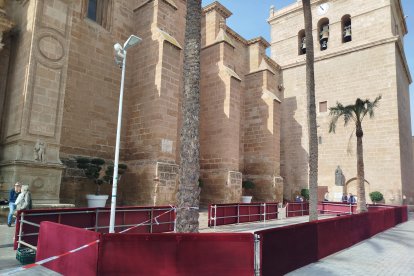 Empieza el montaje de la Carrera Oficial de la Semana Santa de 2025.