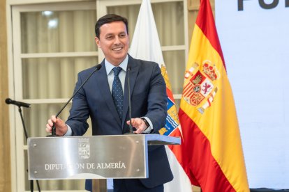 El presidente de la Diputación de Almería, Javier A. García en el homenaje.