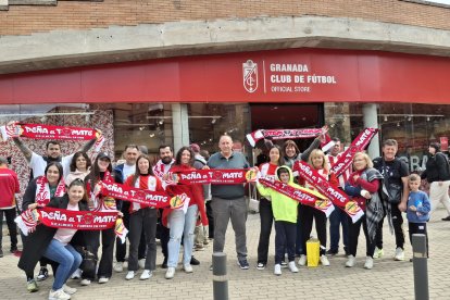 Peñistas del Almería en Granada.
