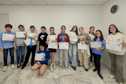 AP9: Ganadores Ana Sánchez, Lara Martínez-Salanova y Pedro Ferrer, y finalistas