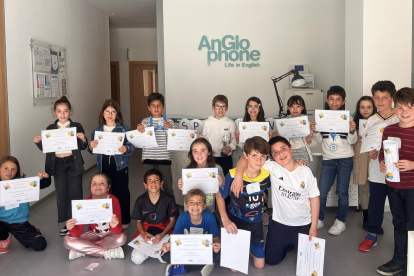 AP6: Ganadores Miguel Moreno, Marco Lázaro y Adrián Gil, y finalistas