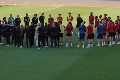 La plantilla mantiene sus contratos pero no todos van a continuar.