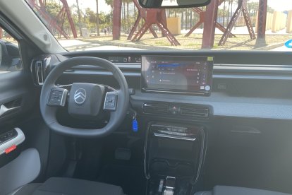 Materiales de buena calidad y nueva pantalla multimedia de 10,25 pulgadas