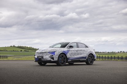 Integra todo el ADN dinámico de Alpine, con prestaciones al más alto nivel