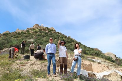 Visita de las autoridades municipales al yacimiento del Espíritu Santo.