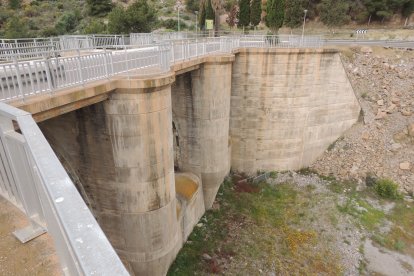 El aliviadero de la presa.