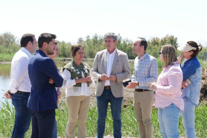 Visita de la consejera a las Albuferas de Adra.