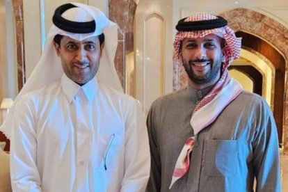 Junto a Nasser Al-Khelaifi, presidente del PSG francés.
