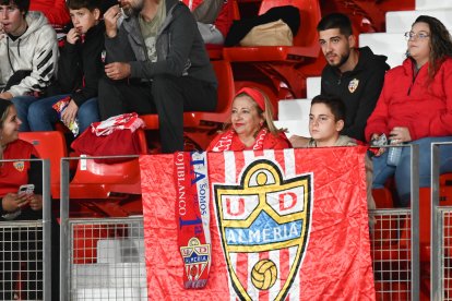El Almería tiene una afición de Primera.