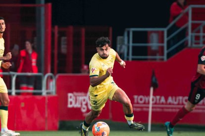 Arnau Puigmal en el partido ante el Mirandés.