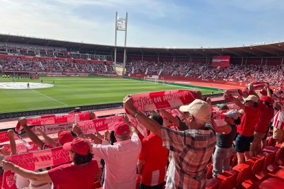Gran ambiente en el estadio.