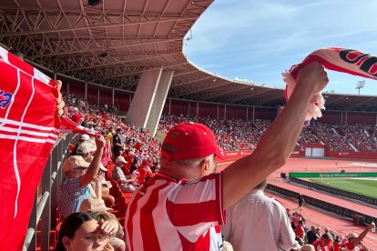 Gran ambiente en el estadio.