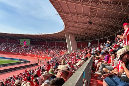 Gran ambiente en el estadio.