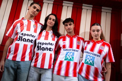 Ha llegado la hora de ponerse la camiseta y animar al Almería,