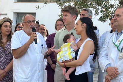Francisco Guerrero junto a Beatriz Fernández, Alejandro Ortega y la pequeña Alejandra.