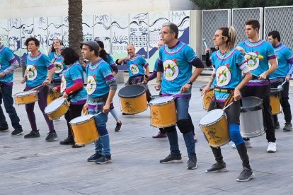 El Bloco Suca, batucada inclusiva, en Almería.