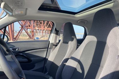 Techo corredizo eléctrico de 42 pulgadas que viene de serie