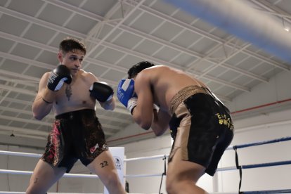 Combate entre Álvaro 'El Mago' Godoy y Robin Zamora