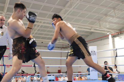 Combate entre Álvaro 'El Mago' Godoy y Robin Zamora